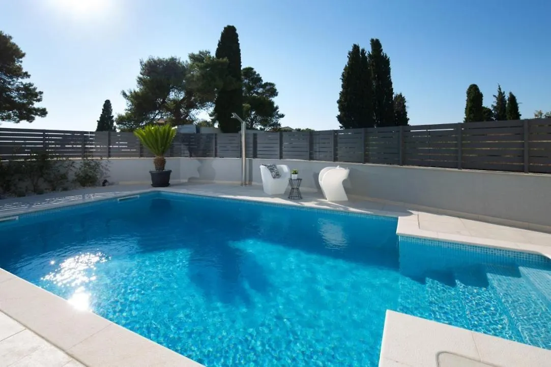 Villa Fasana - Penthouse Apartments With Jacuzzi Fazana Guest house
