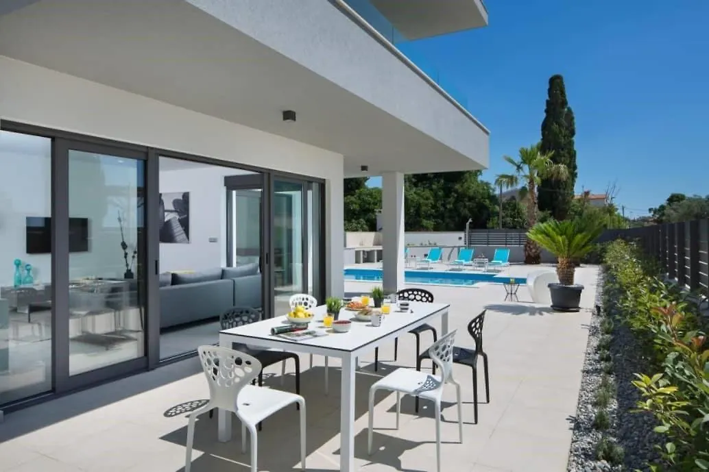 Villa Fasana - Penthouse Apartments With Jacuzzi Fazana